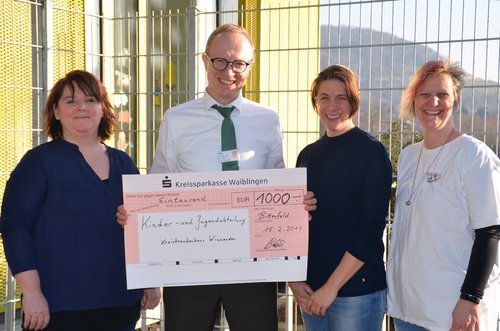 Spendenübergabe Bunter Kreis